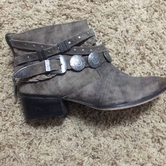 Booties - Picture 4 of 4